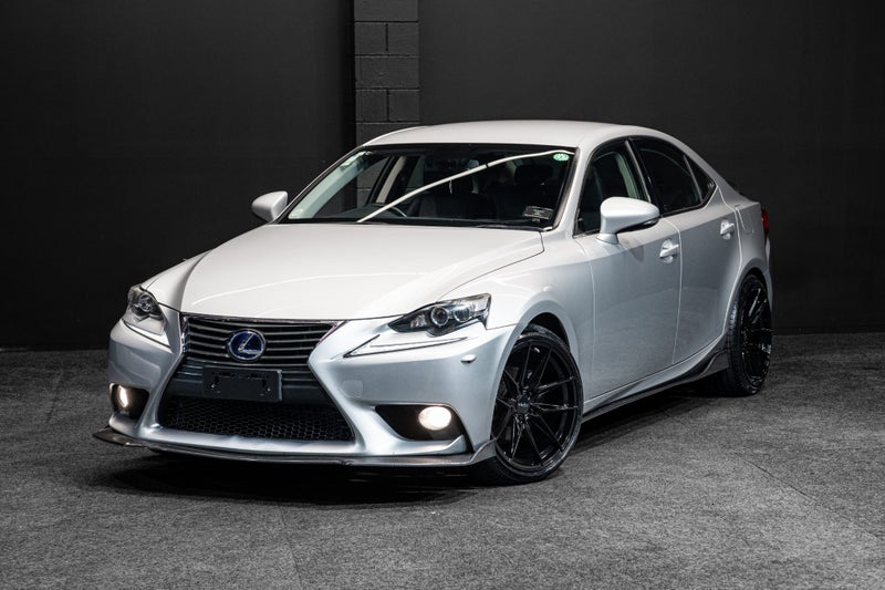 2013 Lexus IS 300h Version L