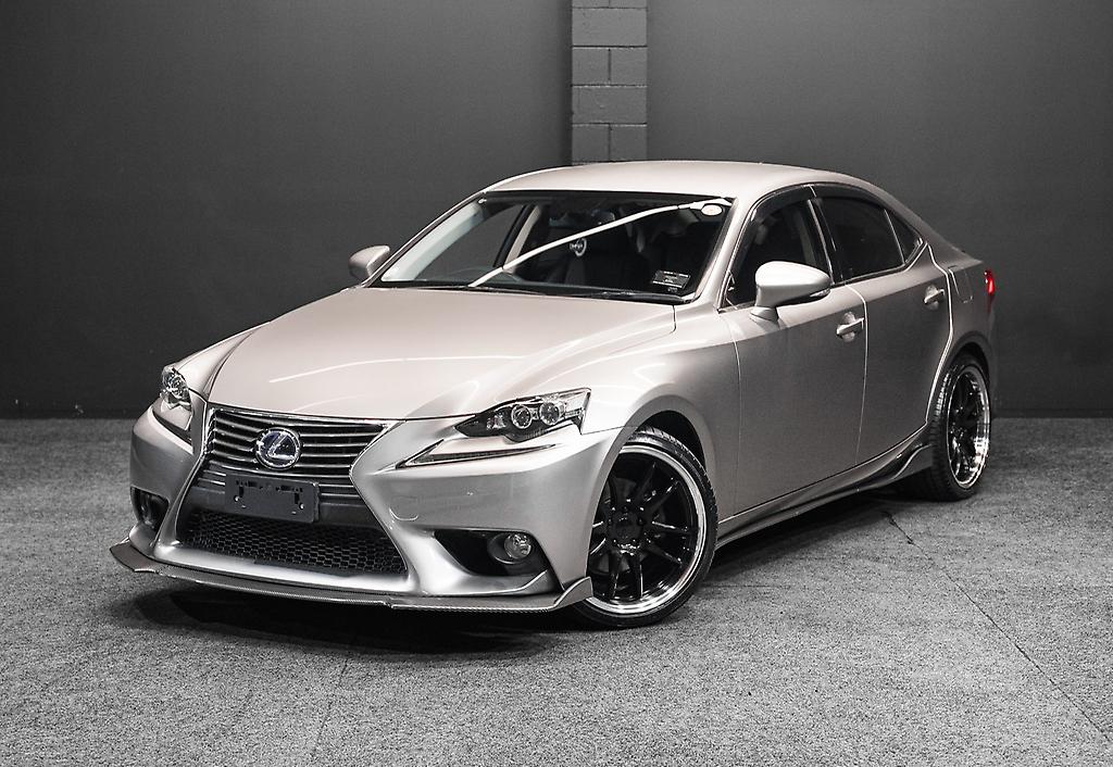 2014 Lexus IS 300h