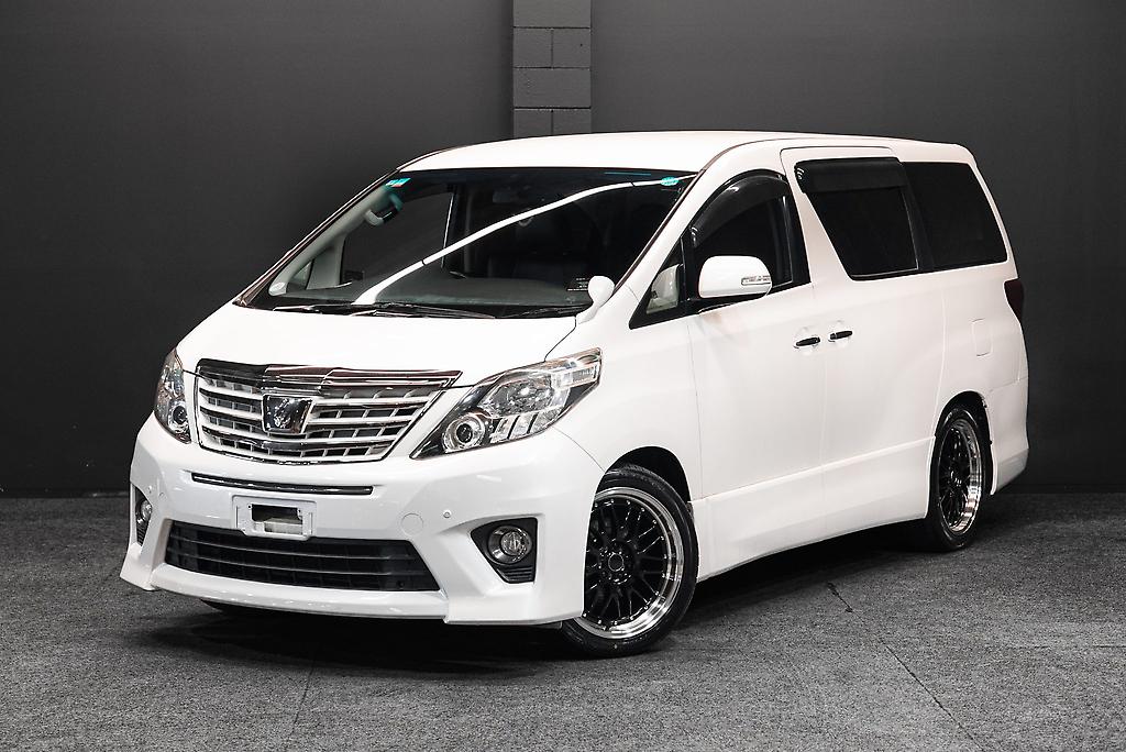 2013 Toyota Alphard
