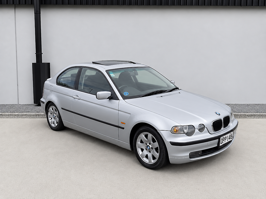 2002 BMW 318Ti Compact