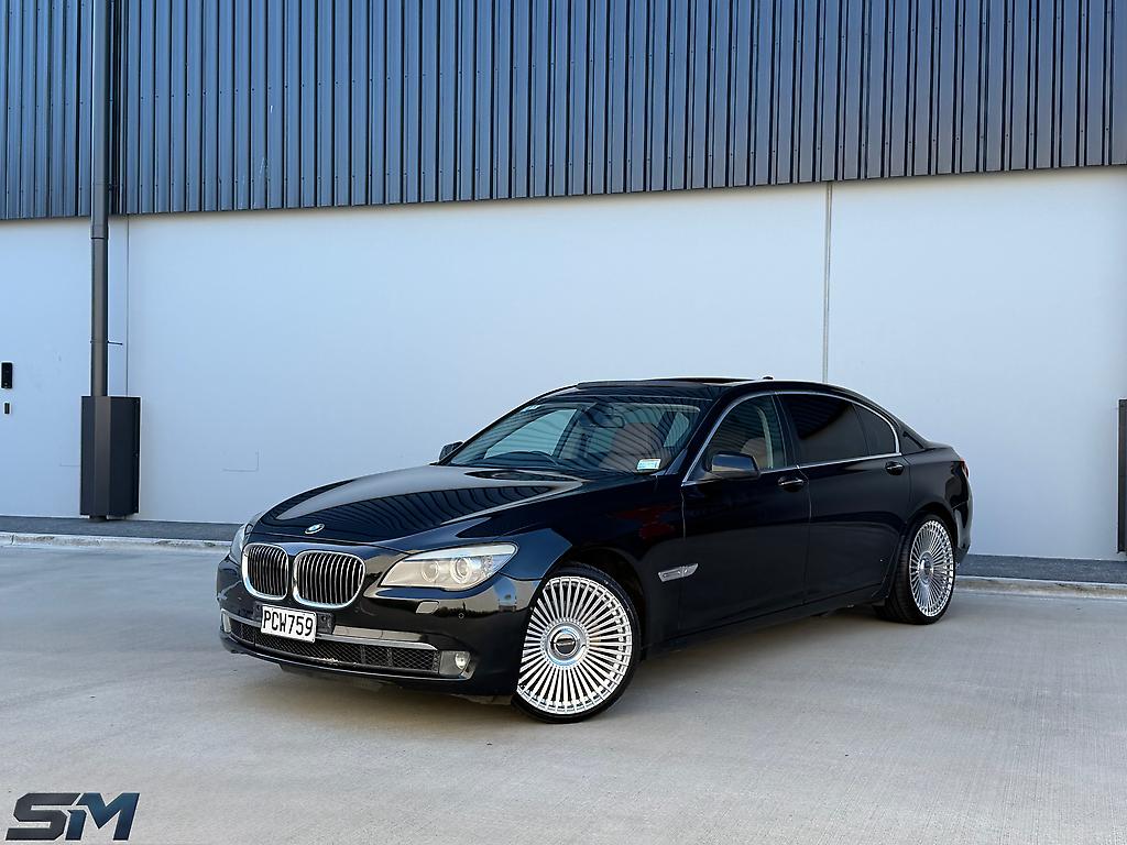 2010 BMW 740i
