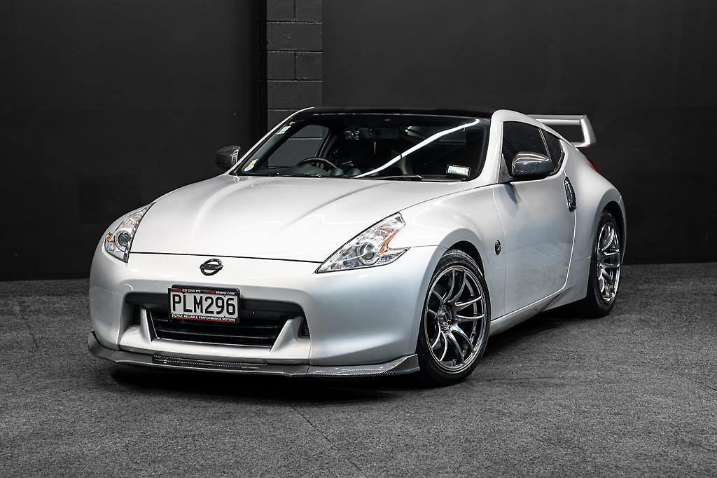 2009 Nissan Fairlady