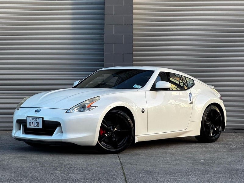 2012 NISSAN FAIRLADY