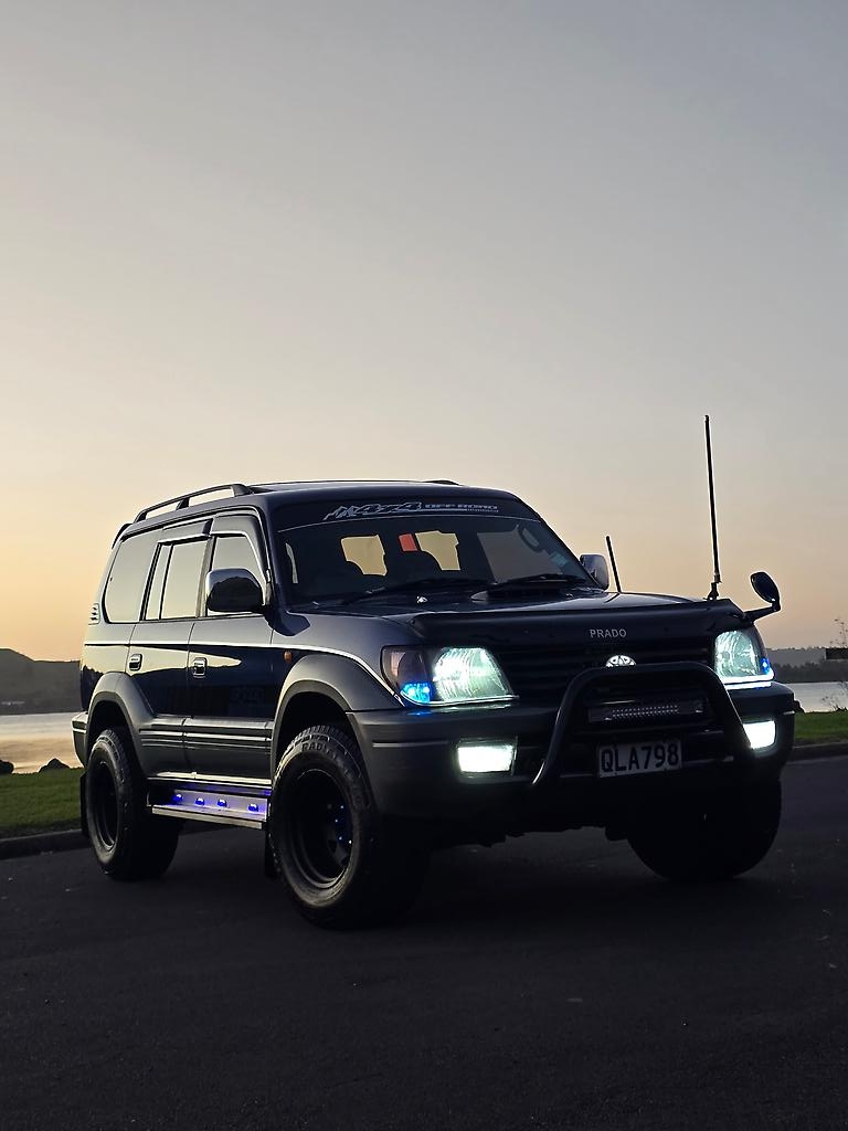 2000 TOYOTA LANDCRUISER