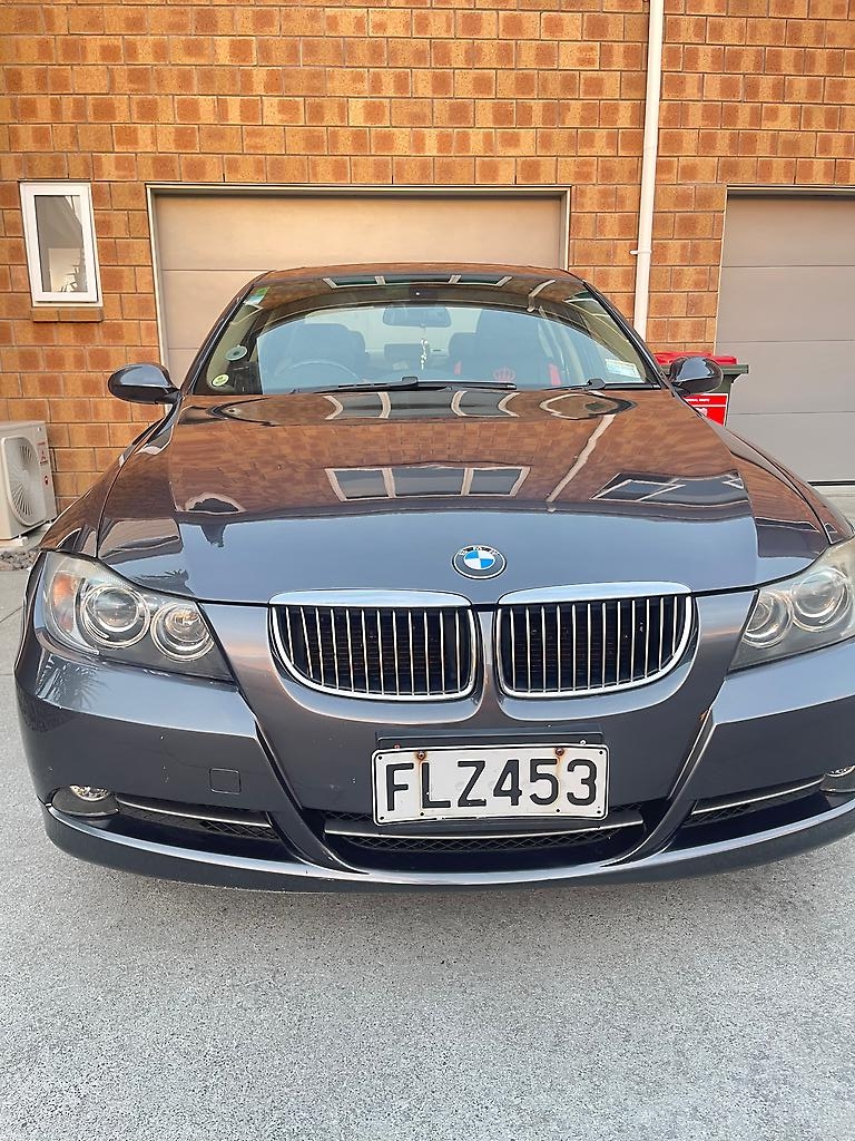 2005 BMW 330I