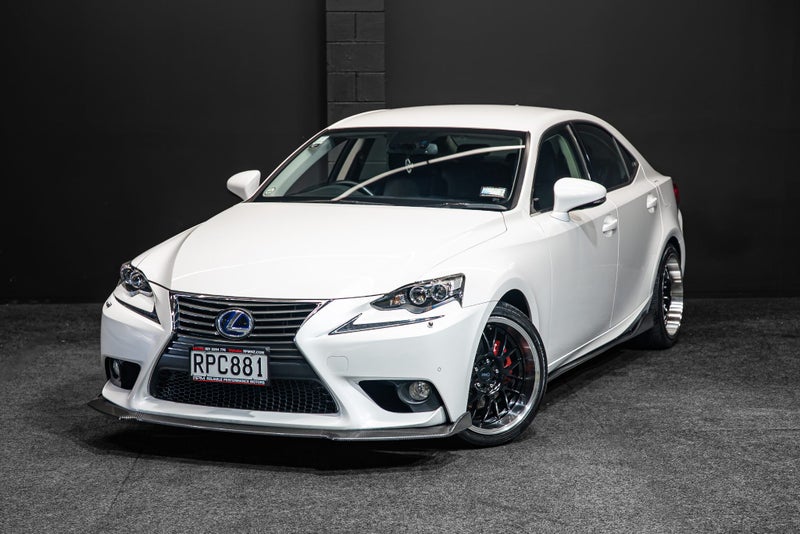2015 LEXUS IS300H