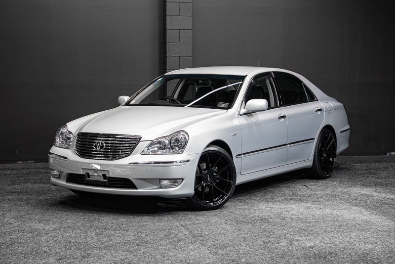 2004 Toyota Crown Majesta