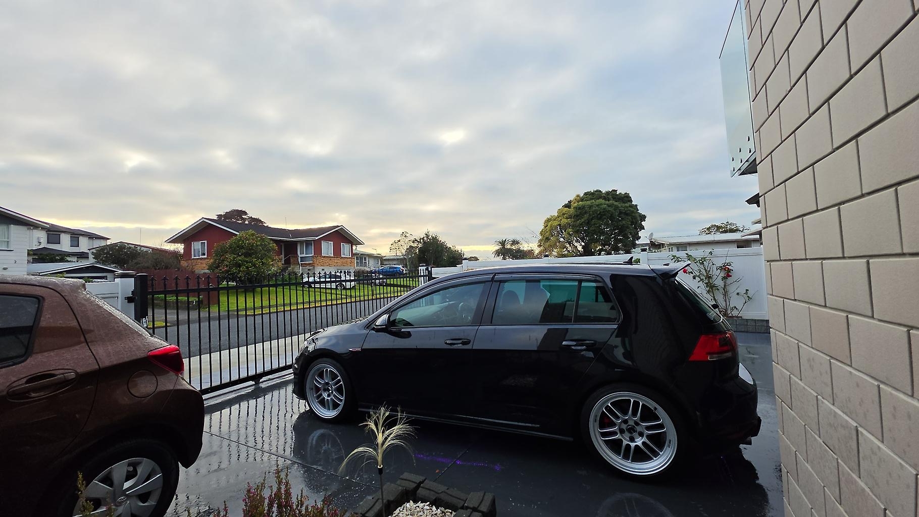 2017 VOLKSWAGEN GOLF
