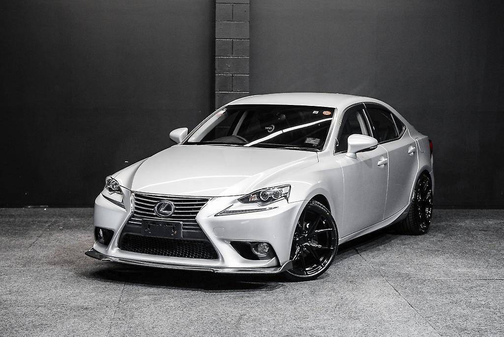 2013 Lexus IS 300h