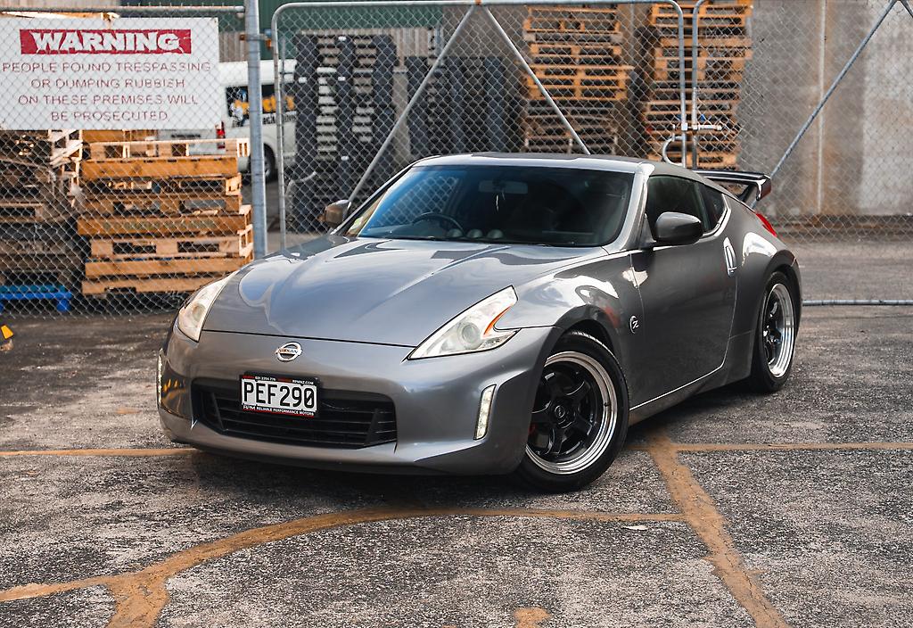 2013 Nissan Fairlady