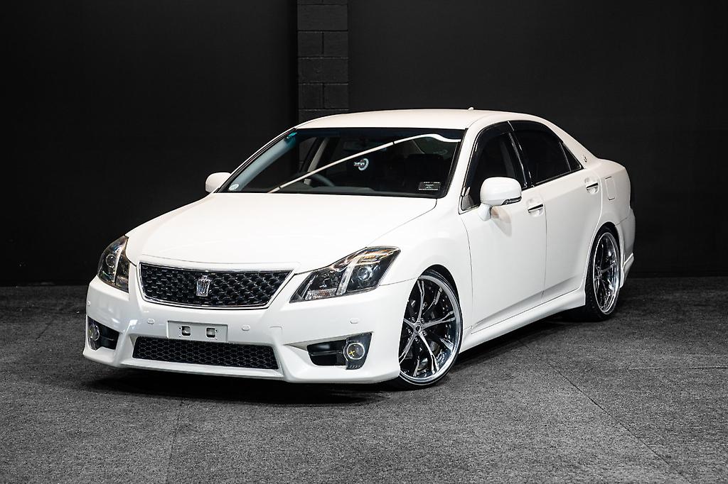 2013 Toyota Crown