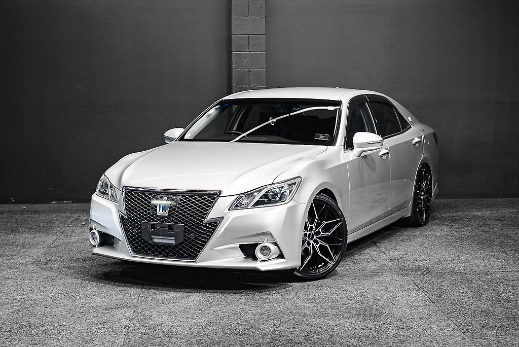 2013 Toyota Crown