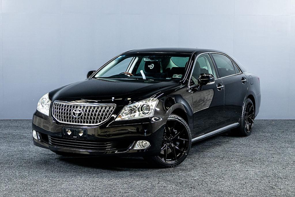 2012 Toyota Crown