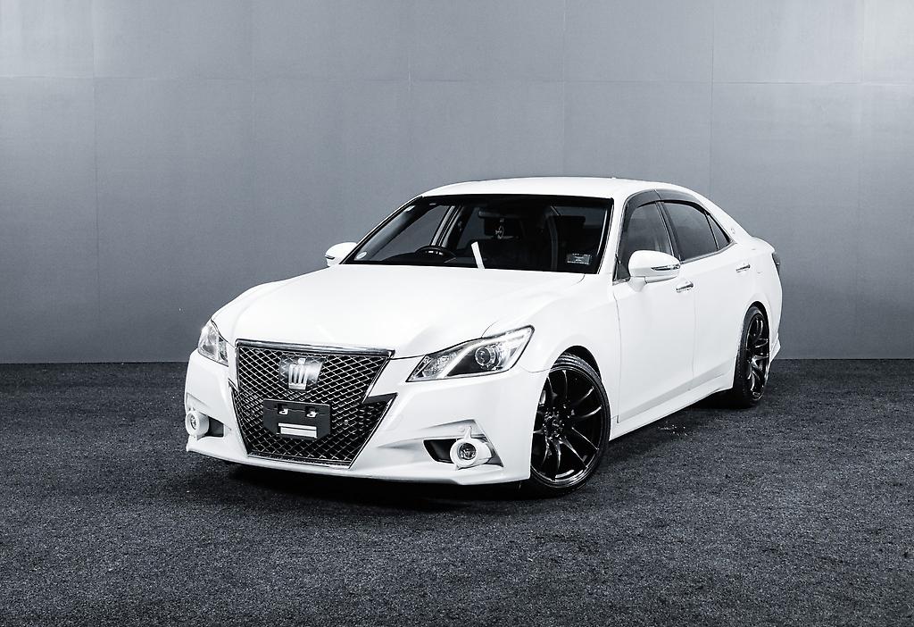 2013 Toyota Crown
