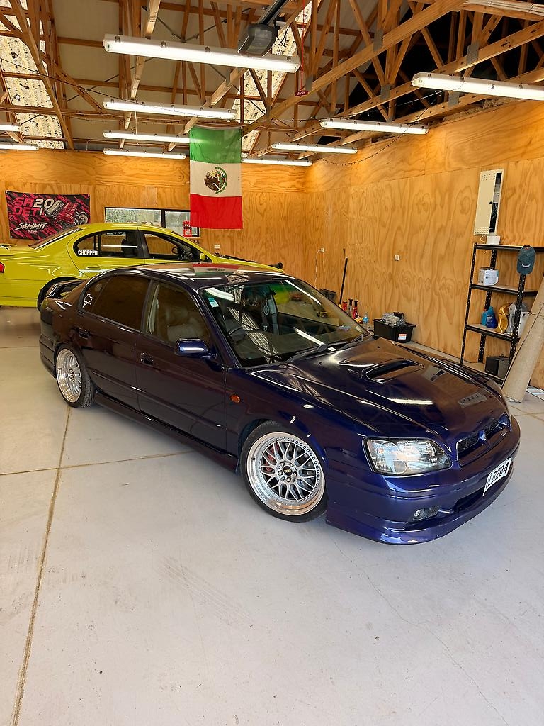 2000 subaru  legacy b4