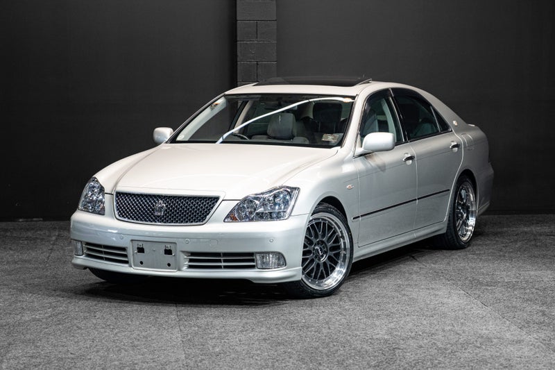 2004 Toyota Crown Athlete