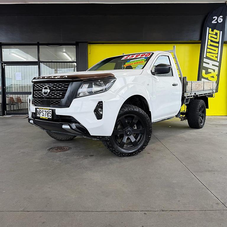 2021 NISSAN NAVARA