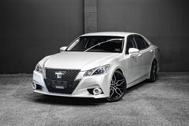 2013 Toyota Crown Athlete