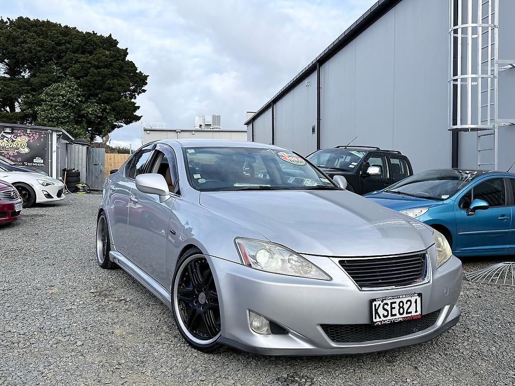 2005 LEXUS IS350