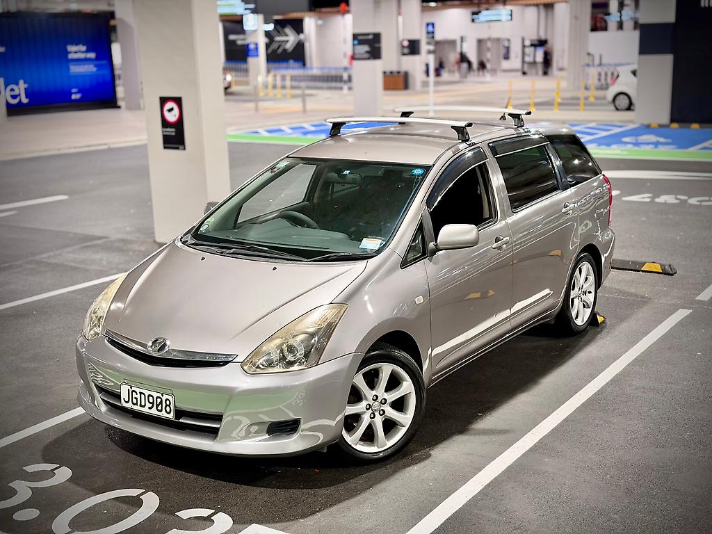 2006 Toyota Wish  Triptronic 