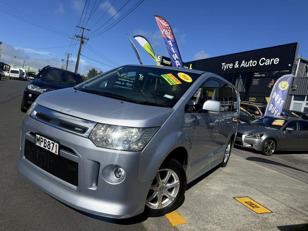 2008 MITSUBISHI DELICA