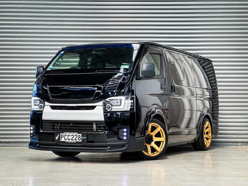 2019 TOYOTA HIACE