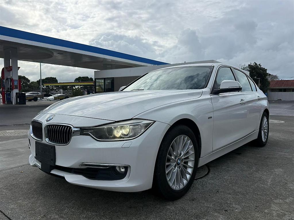 2015 BMW 320i